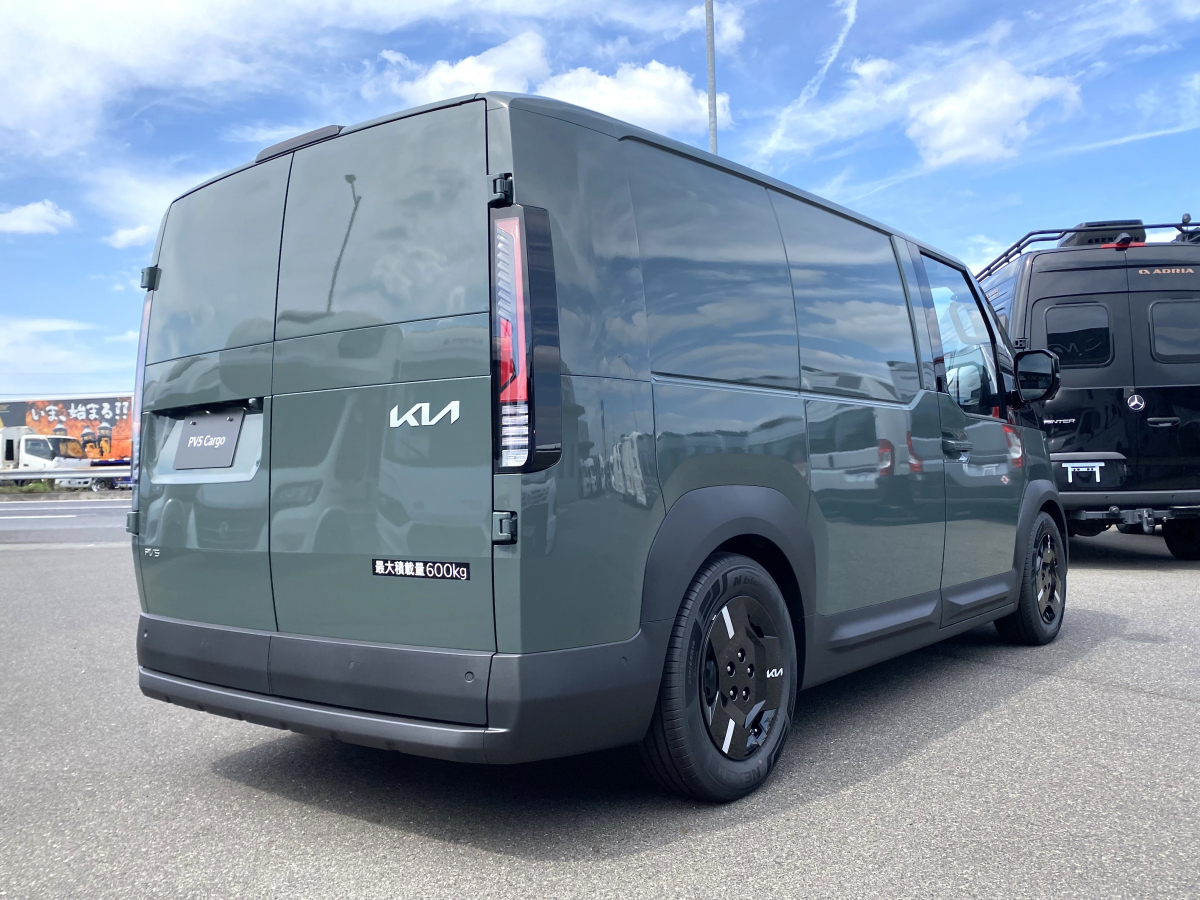 PV5 C カーゴ キャンパー特装 この広さ、使い方は無限大。あなたなら、どう遊ぶ?の画像