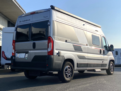 ADRIA TWIN SPORTS 600 SX 2人のロマンから、家族の冒険へ。ポップアップが広げる新しい旅のカタチ。の他画像4枚目