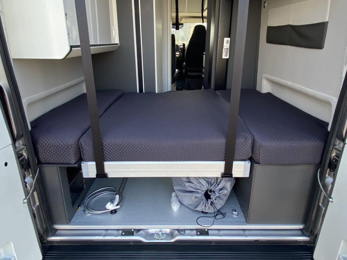 ADRIA TWIN SPORTS 600 SX 2人のロマンから、家族の冒険へ。ポップアップが広げる新しい旅のカタチ。の画像