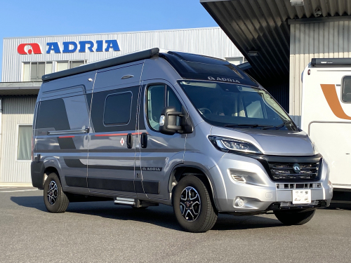 TWIN SPORTS 600 SX<br>2人のロマンから、家族の冒険へ。ポップアップが広げる新しい旅のカタチ。