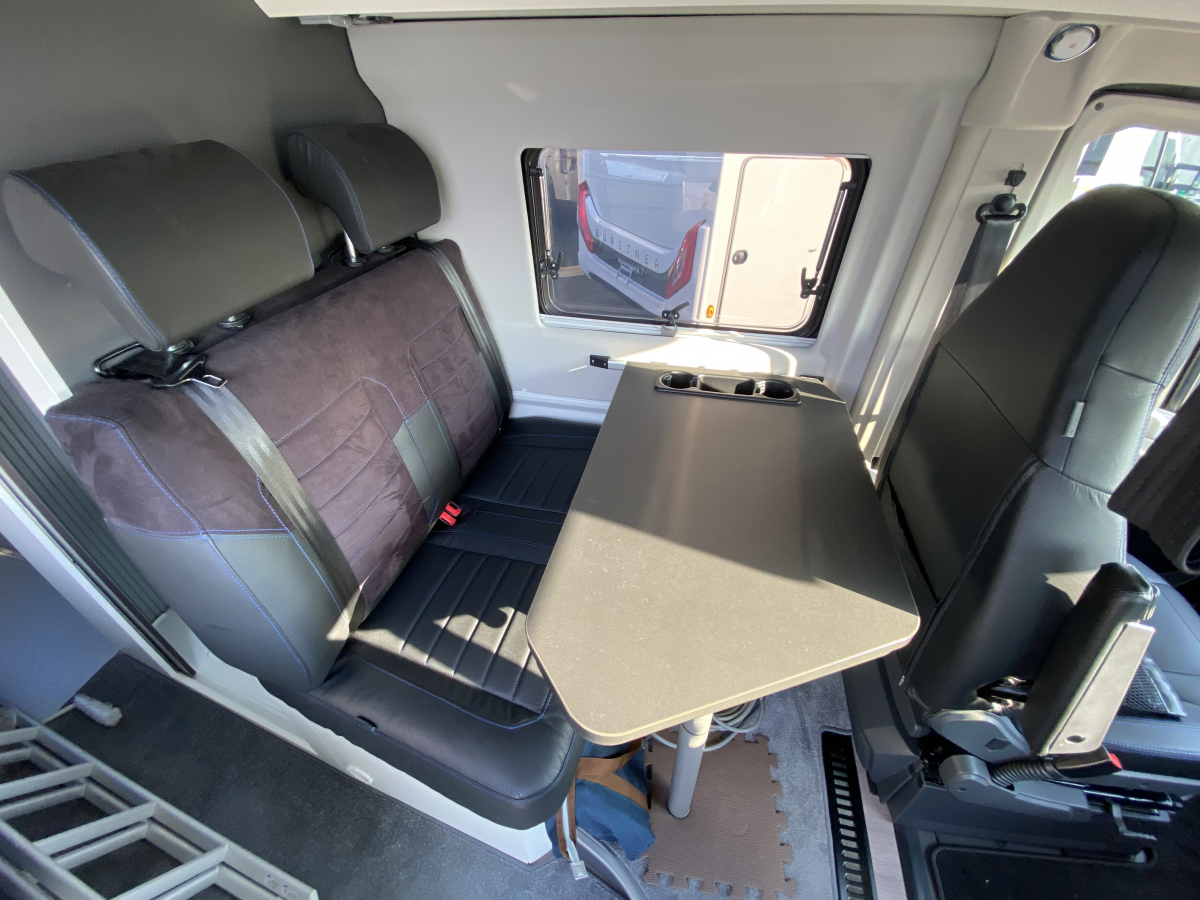 ADRIA TWIN SPORTS 600 SX 2人のロマンから、家族の冒険へ。ポップアップが広げる新しい旅のカタチ。の画像