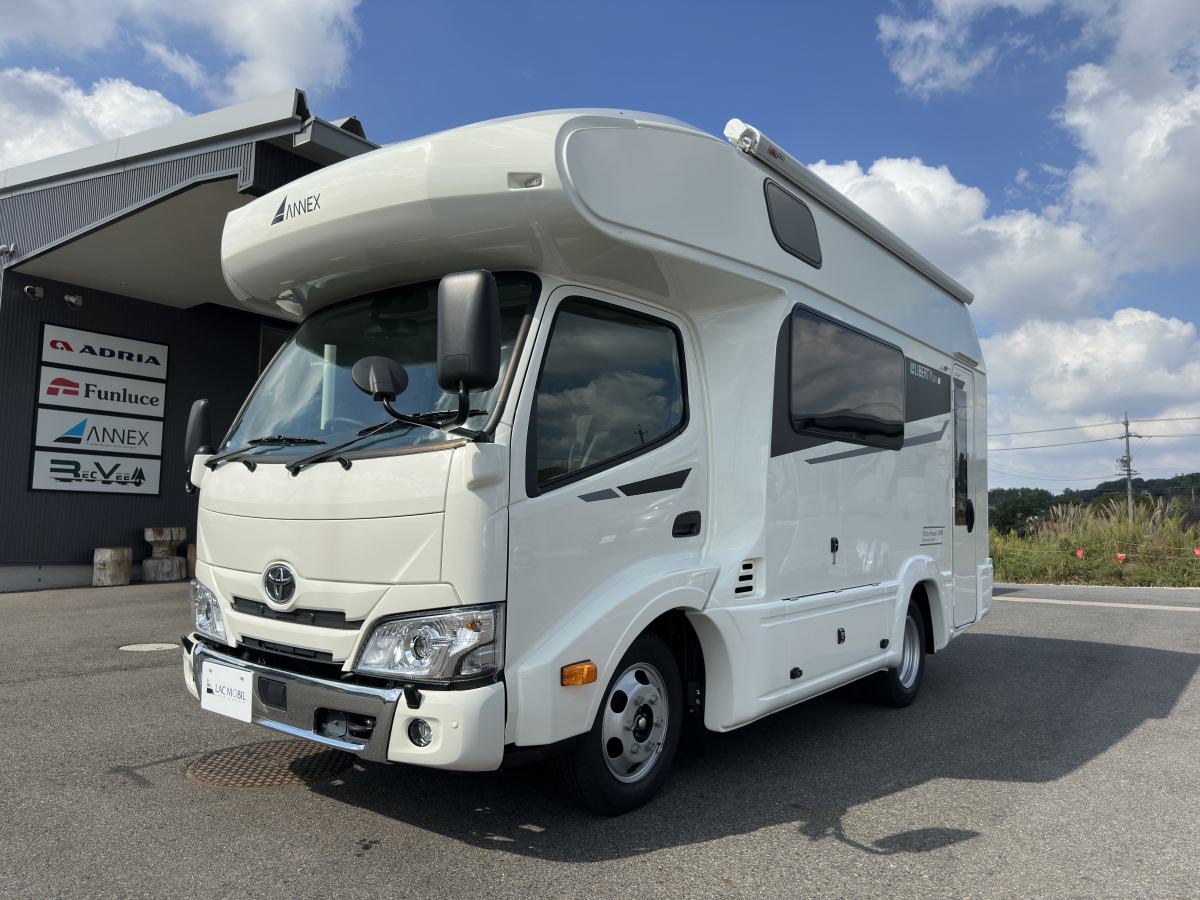 アネックス LIBERTY 52RE i_Extra Power2400 リヤエントランスでダイネットは広々と使えるモデル!ExtraPower2400の画像
