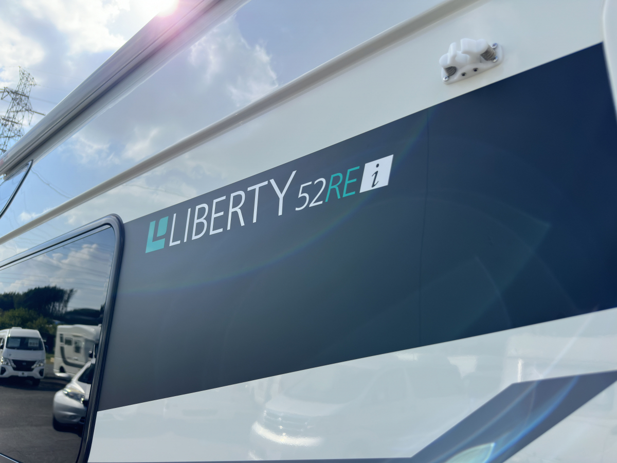 アネックス LIBERTY 52RE i_Extra Power2400 リヤエントランスでダイネットは広々と使えるモデル!ExtraPower2400の画像