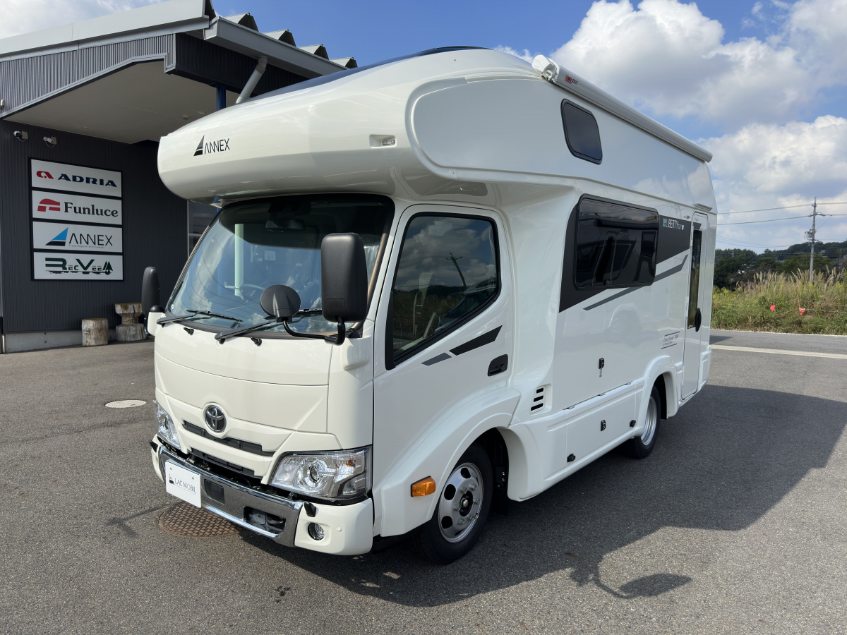 アネックス LIBERTY 52RE i_Extra Power2400 リヤエントランスでダイネットは広々と使えるモデル!ExtraPower2400の画像