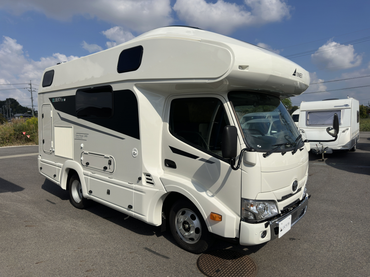 アネックス LIBERTY 52RE i_Extra Power2400 リヤエントランスでダイネットは広々と使えるモデル!ExtraPower2400の画像