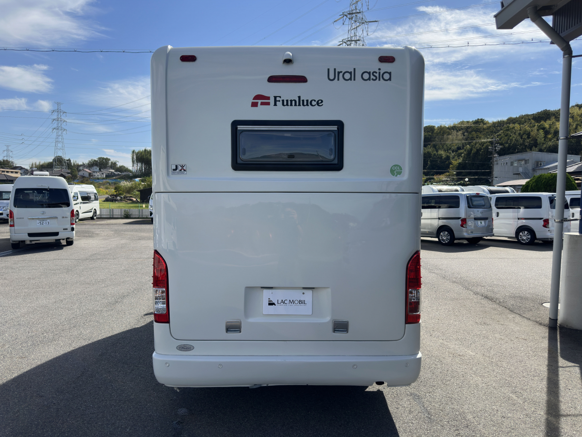 ファンルーチェ ウラル  久々の入庫車　デラックスのディーゼル4WD!　早い者勝ち!!の画像