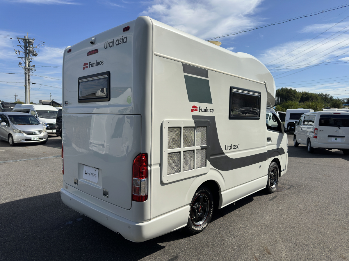 ファンルーチェ ウラル  久々の入庫車　デラックスのディーゼル4WD!　早い者勝ち!!の画像
