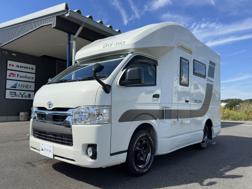 ウラル <br>久々の入庫車　デラックスのディーゼル4WD!　早い者勝ち!!