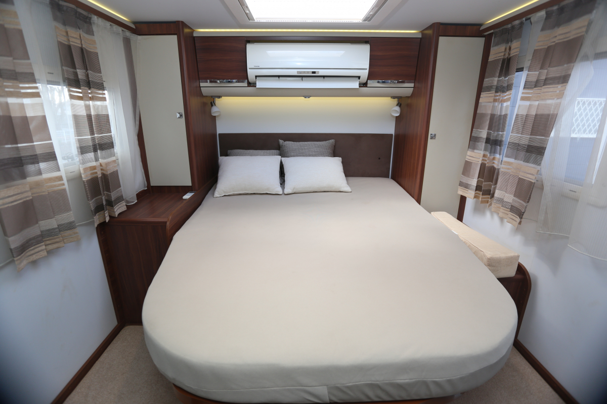 ADRIA MATRIX PLUS 670 SC  低走行中古車　コーティング済の画像