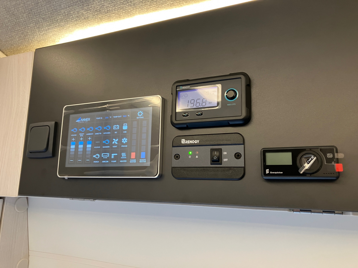 アネックス リバティ 52REi  Extra Power 2400 (TP0045) ワンランク上の空調・電源装備を標準搭載!の画像
