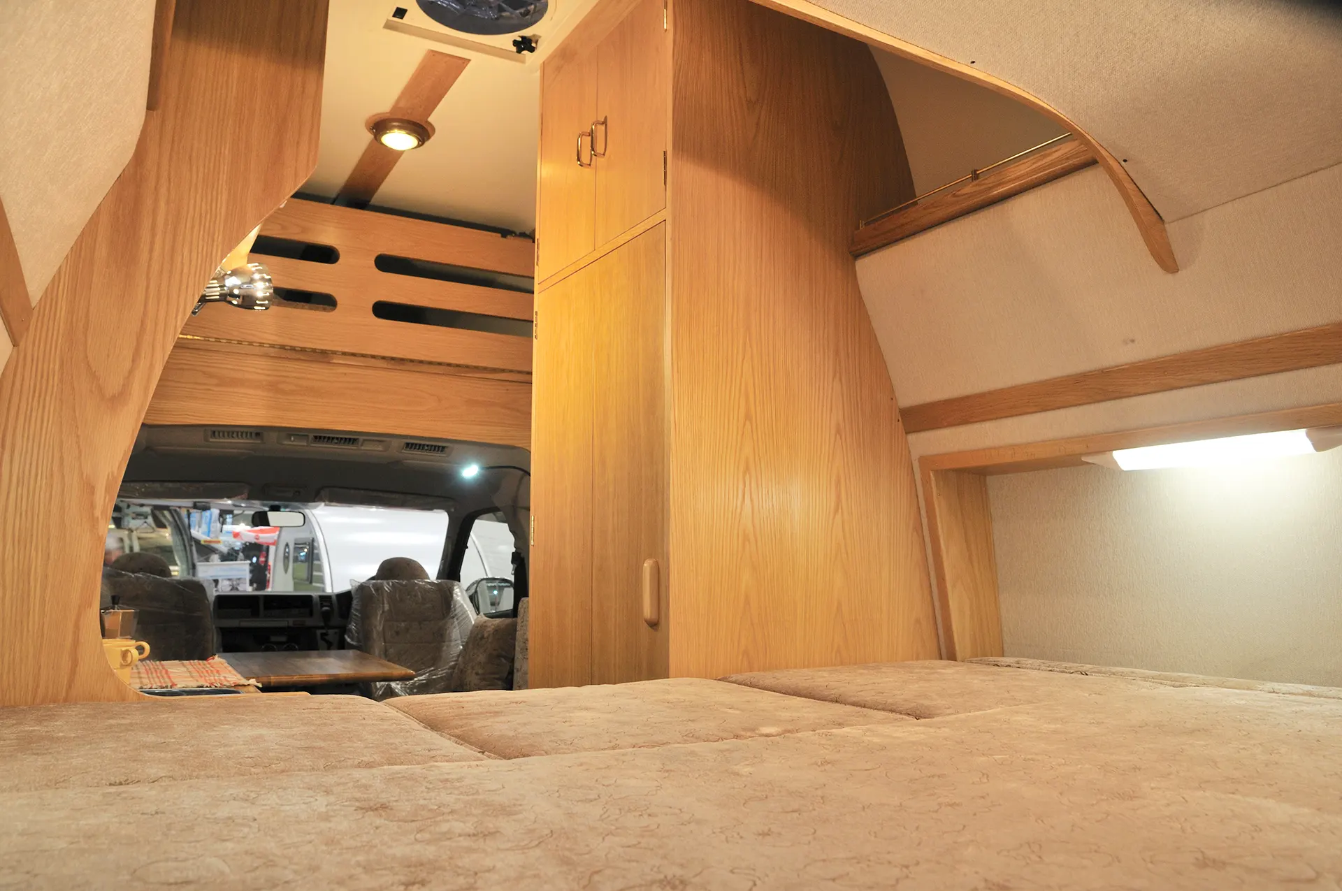 キャンピングカーの暖房|冬の車中泊でもあたたかく快適に過ごすために必要なものとは?