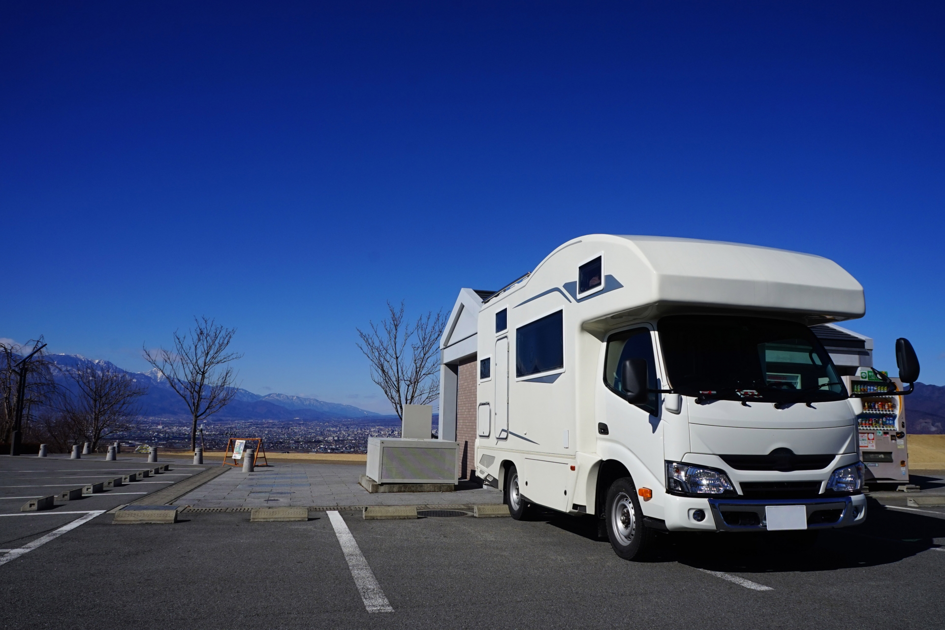 キャンピングカーにはディーゼル車とガソリン車がある│比較して選ぶ基準を解説