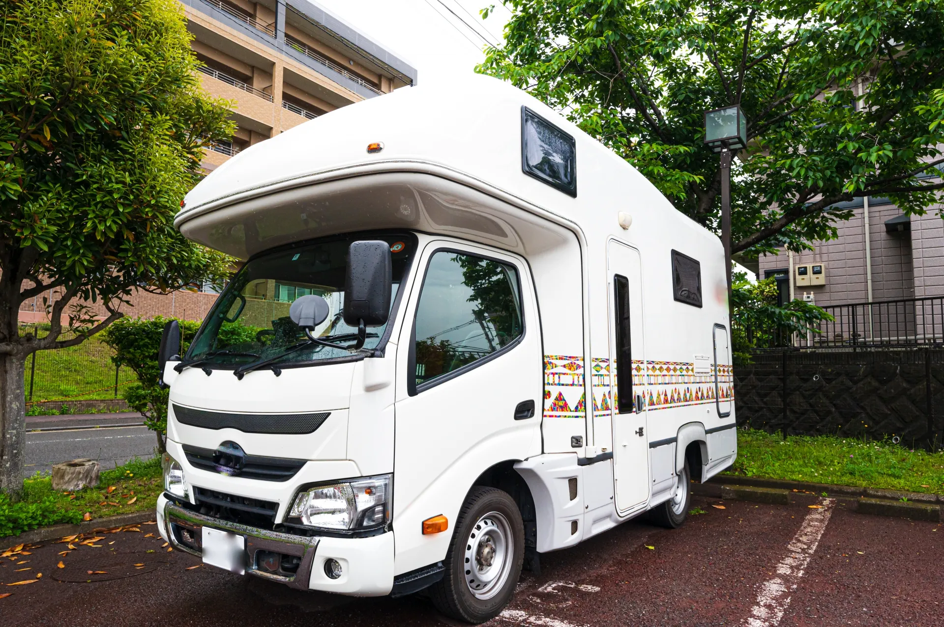 キャンピングカーのサブスクは使い方次第でレンタルよりお得にできる